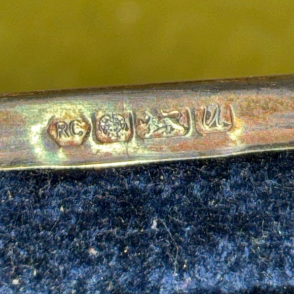 Sterling Silver miniature clock. Silver hallmark - Robert Carr of Sheffield 1995 - Picture 6 of 8